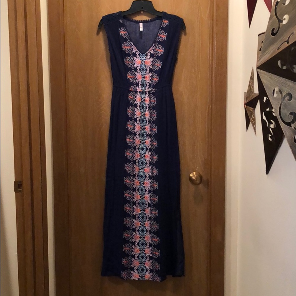 Blue maxi dress with geometric pattern